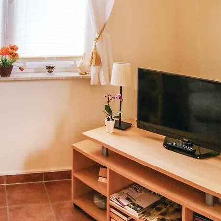 1 Bedroom Stunning In Apartment Kuehlungsborn